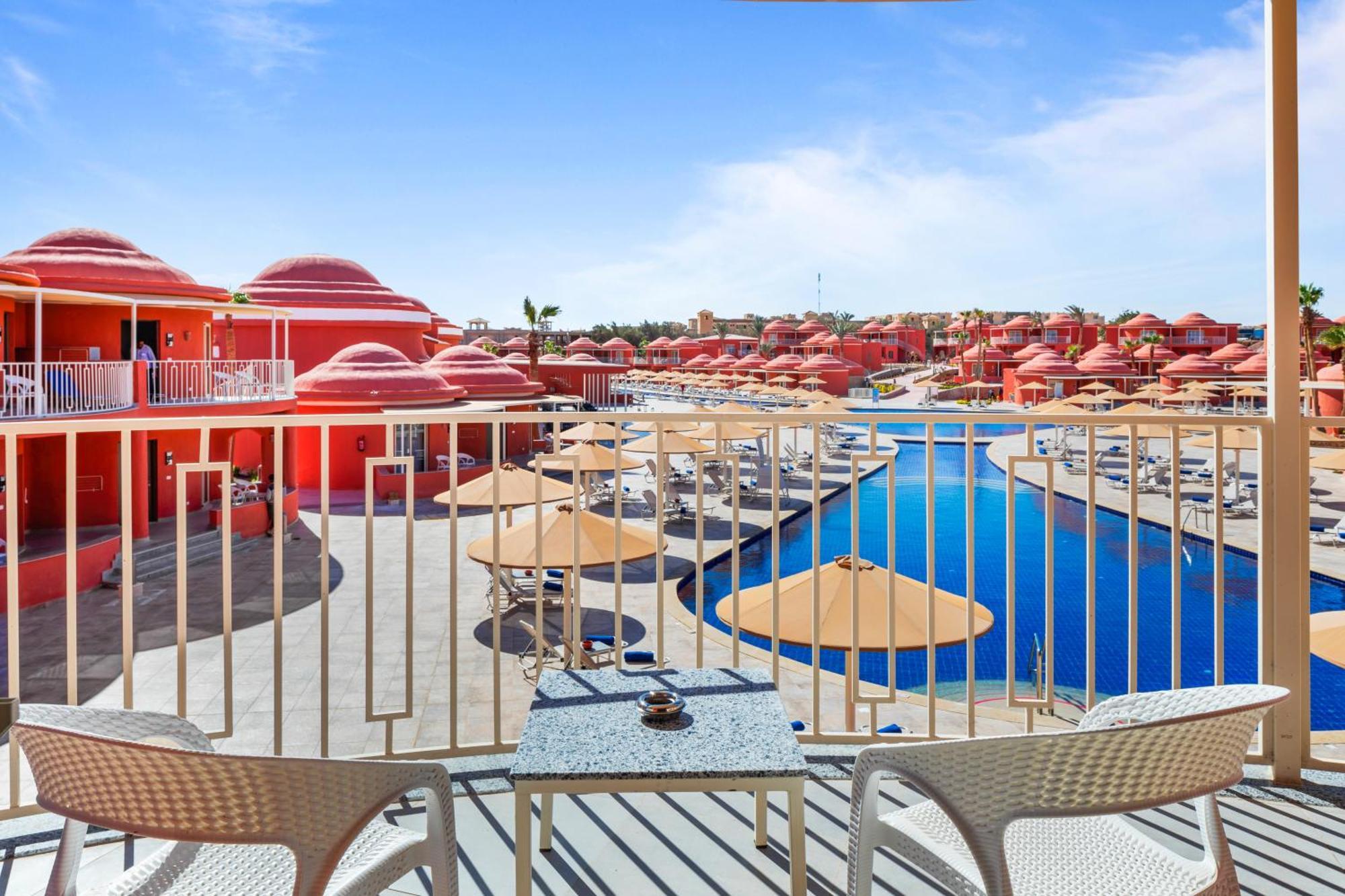 Pickalbatros Laguna Club Resort Sharm El Sheikh מראה חיצוני תמונה View of the pool at the Hilton Sharm El Sheikh
