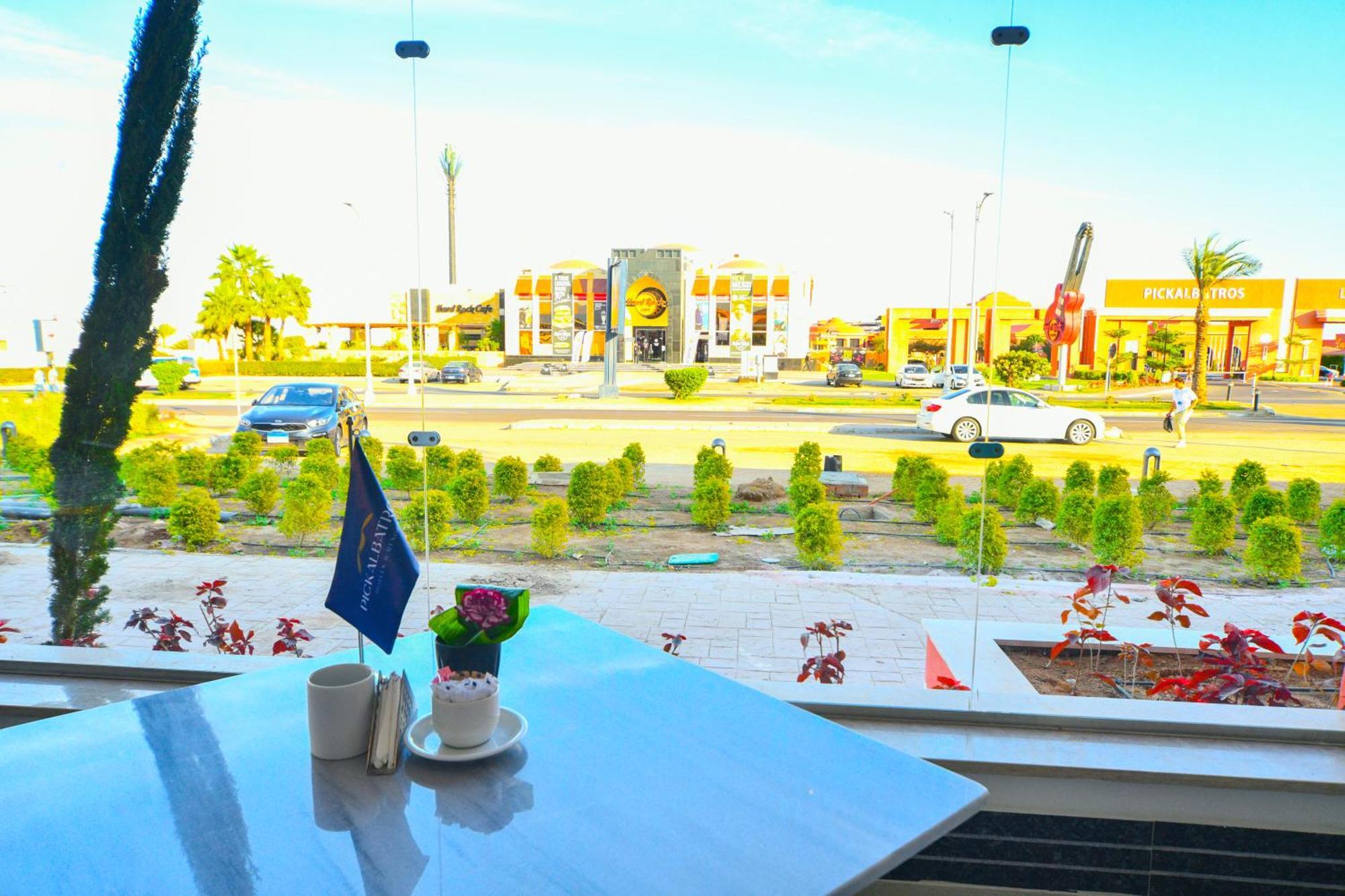 Pickalbatros Laguna Club Resort Sharm El Sheikh מראה חיצוני תמונה View of the shopping centre from the café