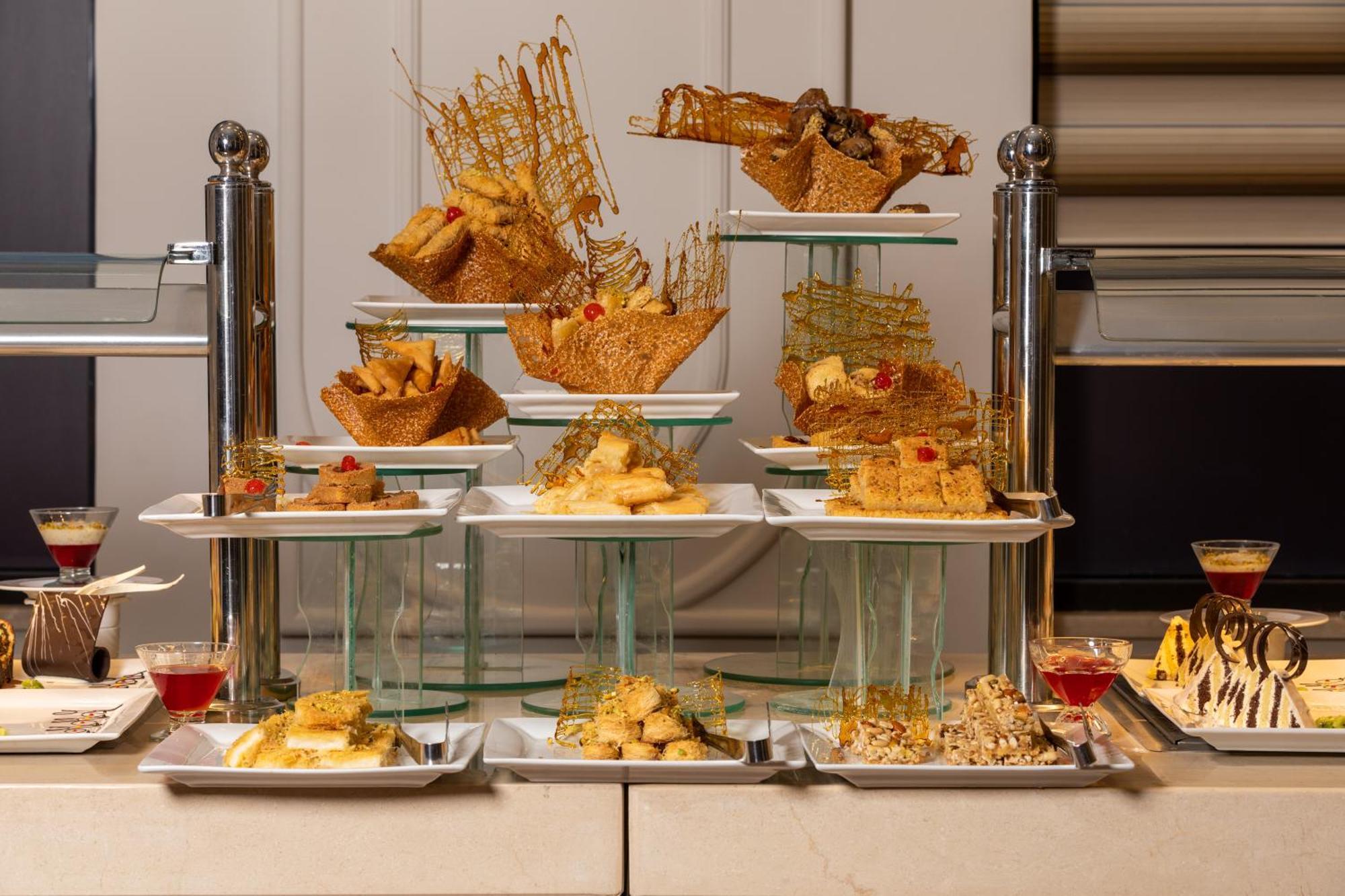 Pickalbatros Laguna Club Resort Sharm El Sheikh מראה חיצוני תמונה A display of canapés